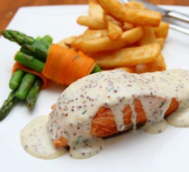 food-712666_1920-1024x682-375x340